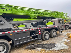 Grue d'occasion Zoomlion 50 tonnes bien entretenue avec une grande hauteur de levage et une boîte de vitesses et une pompe performantes - Product Image 3