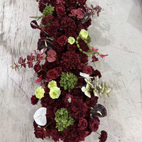 H541 Vente en gros usine Personnalisable Guirlande florale moelleuse de 2m en soie rouge, chemin de fleurs artificielles pour allée de mariage, décoration de mariage