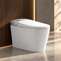 WC intelligent moderne en céramique avec bidet intégré, chasse d'eau automatique et télécommande pour salle de bain
