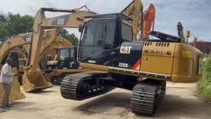 Excavadora Usada Caterpillar 320D2L 2022, Hidráulica, de Orugas, Amarilla, 20 Toneladas, con Motor y Bomba - Product Image 4