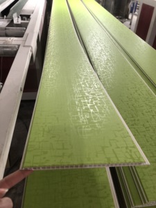 <span class=keywords><strong>Prix</strong></span> des panneaux de plafond en <span class=keywords><strong>PVC</strong></span>, image des feuilles de revêtement de plafond en <span class=keywords><strong>PVC</strong></span> dans le Zhejiang, Chine - Product Image 5