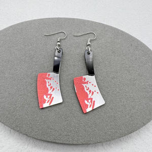 Nouvel arrivage Boucles d'oreilles en acrylique réversibles tachées de sang originales Boucles d'oreilles pendantes personnalisées pour couteau de <span class=keywords><strong>cuisine</strong></span> Cadeaux pour femmes - Product Image 4