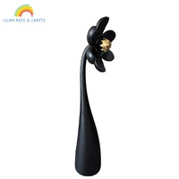 Großhandel Kunst Calla-Lilien-Skulptur Moderne Glasfaser Dekorative Stehende Beleuchtete Statue für Hotel Villa Heim Inneneinrichtung