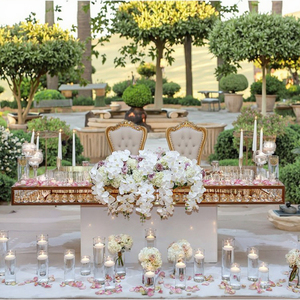 Tavolo da Pranzo Moderno <span class=keywords><strong>per</strong></span> 8 Persone con Base Rettangolare Dorata, Gambe in Metallo e Piano in Vetro Temperato, <span class=keywords><strong>per</strong></span> Sposi, Arredamento Sala da Pranzo - Product Image 6