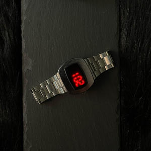 <span class=keywords><strong>Montre</strong></span> numérique carrée pour hommes Grands <span class=keywords><strong>chiffres</strong></span> Calendriers Cadran Grand visage Montres LED étanches en acier inoxydable - Product Image 3