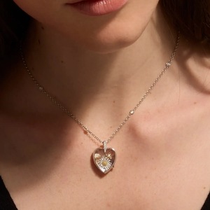 Boîte photo transparente fine ouvrable DIY pour pendentif collier en résine creuse sculptée plaqué or 18 carats tendance pour femme romantique mariage - Product Image 6