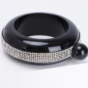 Petaca <span class=keywords><strong>de</strong></span> Pulsera <span class=keywords><strong>de</strong></span> Acero Inoxidable 304 <span class=keywords><strong>de</strong></span> 3.5 oz <span class=keywords><strong>de</strong></span> Yiwu Qianxun con Decoración <span class=keywords><strong>de</strong></span> Cristal para Mujeres y Niñas, Regalos para Bodas y Fiestas - Product Image 6