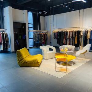 Vente en gros de robes pour femmes de haute qualité, personnalisables, à la mode, avec imprimé irrégulier, décontractées, à col, à manches longues, mi-longues - Product Image 6