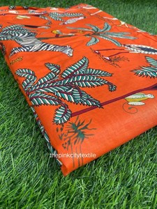 Bolso tote para mujer diseñado para la comodidad diaria, que permite un acceso fácil al almacenamiento, un uso cómodo y un diseño equilibrado. - Product Image 3