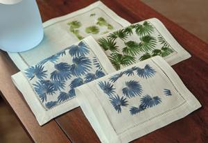 Serviette de cocktail en lin Palm Grove |   Linge de table réutilisable en lin 100% naturel de qualité supérieure, respectueux de l'environnement, motif palmier tropical - Product Image 3