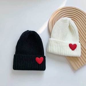 <span class=keywords><strong>Handmade</strong></span> Dệt Kim Mũ Phụ Nữ Dễ Thương Beanie Tim Biểu Tượng Tùy Chỉnh Mùa Đông Ánh Sáng Mũ Phụ Nữ Beanies - Product Image 4