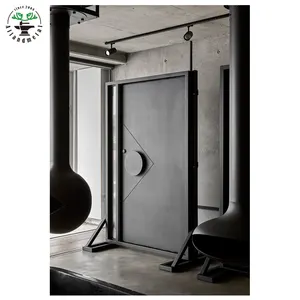 Pintu engsel pintu pivot besi tempa desain kustom Modern dengan pegangan kustom