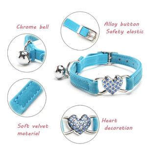 Collar de gato con diseño de corazón de diamante de lujo, Collar elástico de ante suave para perro y gato, accesorios para mascotas, Collar con campana - Product Image 2