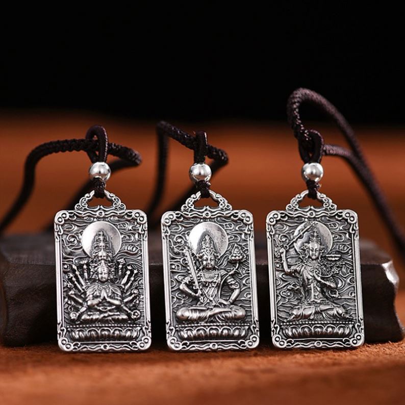 Colgante Buda Plata De Ley 925 – Símbolo De Protección Y Amuleto De La Suerte, Unisex Con Caja Regalo