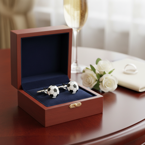 Set di Gemelli a Tema Calcio in Acciaio Inossidabile, Diametro 14mm, Altezza 5mm, Accessorio per Matrimoni, Fidanzamenti, Feste, Idea Regalo, Senza Clip per Cravatta - Product Image 3