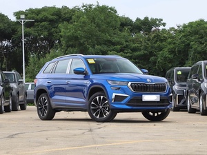 Bon <span class=keywords><strong>prix</strong></span> pour 2025 <span class=keywords><strong>Skoda</strong></span> <span class=keywords><strong>Kodiaq</strong></span> TSI380 7 places 4WD toit ouvrant phare SUV de taille moyenne marchandises en stock voiture de vente chaude au port - Product Image 3