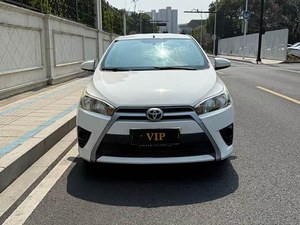 <span class=keywords><strong>Toyota</strong></span> <span class=keywords><strong>Yaris</strong></span> L SUV 1.5L d'occasion <span class=keywords><strong>2014</strong></span> avec toit ouvrant, boîte automatique, sièges en cuir, caméra de recul, pneus R15, conduite à gauche - Product Image 2
