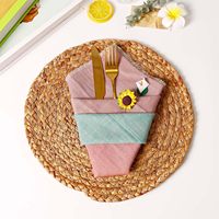 Serviette de table de haute qualité, surface AB, lavable et réutilisable, avec une élégante frange, en tissu polyester tissé.
