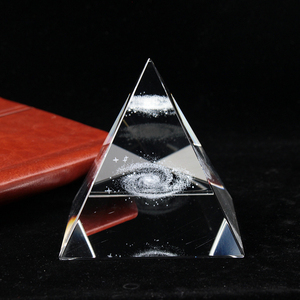 Pyramide en cristal Feng Shui à succès avec gravure galaxie - Product Image 6