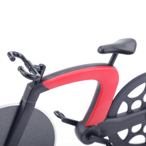 Cortador de Pizza en Forma de Bicicleta de Acero Inoxidable, Rojo, 19X10X3.5 cm, Mango Antideslizante para Uso en Repostería Casera - Product Image 4
