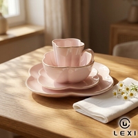 Service de table LEXI moderne en porcelaine de haute qualité, incassable, en forme de fleur rose, avec incrustations dorées, assiette, bol, tasse - compatible micro-ondes et lave-vaisselle