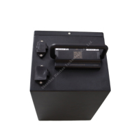 Batterie au lithium personnalisée pour les batteries de moto électrique. Recharge sans fil enfichable pour un voyage pratique.
