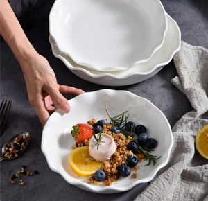 Ensemble de bols en céramique à bord festonné avec logo personnalisé, bols de service empilables à bord ondulé, bols à salade et à pâtes, pour hôtel, restaurant, mariage, fête - Product Image 3