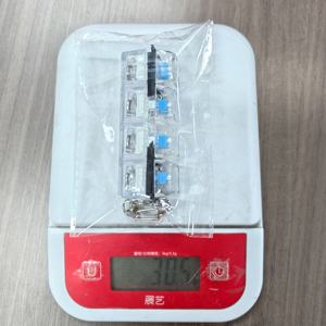 Llavero con interruptor de teclado mecánico de 4 teclas, probador de teclas, luz LED de colores, impermeable, ligero, diseño de dibujos animados, hecho a mano - Product Image 6