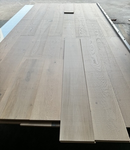 Suelo de Madera de Roble Real Fabricado con Tablas Anchas, Color Natural, Superficie Rústica, Marcas de Aserrado, Acabado Cepillado, Suelo de Madera de 3 Capas para el Hogar - Product Image 4