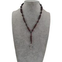 Chapelet catholique en perles de bois avec médaille de Saint Michel Archange, cordon et caractéristiques religieuses