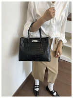 Sac fourre-tout de luxe léger pour femme en similicuir croco, sac à bandoulière en PU multi-compartiments, clous métalliques au fond, logo personnalisé