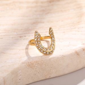 <span class=keywords><strong>Bague</strong></span> Scintillante en Acier Inoxydable Plaqué Or 18K avec Zircons Cubiques pour Femme, <span class=keywords><strong>Bague</strong></span> Fer à Cheval en V Entièrement Sertie de Zircons, Bijou Ajustable Inoxydable - Product Image 4