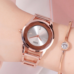 Reloj de cuarzo minimalista con diamantes incrustados en oro rosa para mujer, adecuado para ocasiones de negocios. - Product Image 5