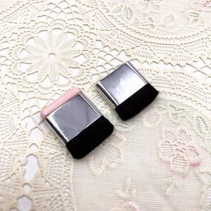 Rich sky — petite brosse compacte et carrée noire, Blush, marque privée, nouvelle collection - Product Image 6