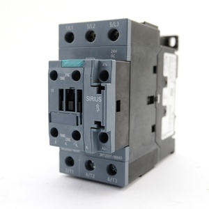 Contactor SIRIUS 3RT 3RT2037-1KB40 para Aplicaciones de Control de Motores con Tres Polos Principales y Categoría de Utilización AC-3 - Product Image 1