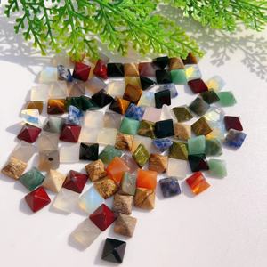 50 piezas 1 bolsa Mini forma de pirámide de cristal Natural variedades surtidas para decoración del hogar regalo DIY/<span class=keywords><strong>luna</strong></span> - Product Image 6