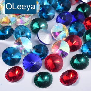Strass en verre en gros sur mesure Oleeya Factory, pierres précieuses en verre Rivoli à dos pointu en vrac pour vêtements - Product Image 1