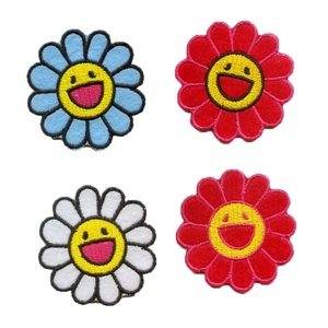 Parches Bordados Termoadhesivos de Poliéster al por Mayor de Fábrica, Ecológicos, con Opciones de Tamaño Personalizado y Color Pantone - Product Image 6