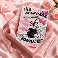 Carnet de journalisation personnalisé pour le bien-être, couverture rigide rose style Y2K avec motifs collage cerise et nœud papillon, cadeau tendance, commande en gros OEM ODM