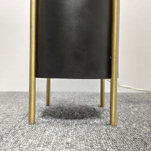 Sheraton by Marriott Guestrorom Presidential <span class=keywords><strong>Suite</strong></span> 1 dormitorio Vista a la ciudad para no fumadores | Lámpara de mesita de noche con pantalla de tambor eléctrico - Product Image 6