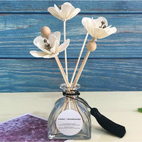 Flacon de parfum en verre de silex de haute qualité 50ml 100ml flacon diffuseur de parfum carré plat étiquette personnalisée décalcomanies