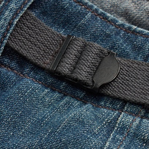 Fabricant de shorts en jean personnalisés, style streetwear décontracté, délavage vintage avec sangles à la taille, shorts cargo en jean, shorts personnalisés pour hommes - Product Image 4