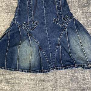 DENIMGUYS定制时尚复古牛仔吊带衫无背女式日用性感百褶牛仔连衣裙 - Product Image 5