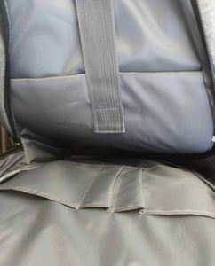 K1102 Nuevos Estilos USB Poliéster Unisex Viaje Simple Negocios Casual Mochila para Portátil - Product Image 4