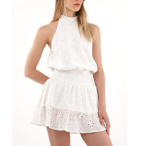 ชุดเซ็ตเสื้อครอปแขนกุดผ้าลูกไม้สีขาวปักลายแฟชั่นฤดูร้อนสำหรับผู้หญิง พร้อมกระโปรงยาวเหนือเข่า ผ้าฝ้าย 100% ขายส่ง - Product Image 1