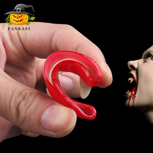 Colmillos de Vampiro de Vinilo PVC para Disfraces de Halloween con Detección de Agujas para Uso en Cine y Escenario - Product Image 3