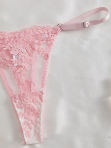 Ensemble de lingerie sexy 2 pièces pour femme, soutien-gorge à armatures en dentelle et culotte, push-up, à bretelles, en maille brodée transparente - Product Image 5