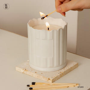 Vaso de cerámica creativo transfronterizo para velas, recipiente cilíndrico perfumado, personalizable para regalo o uso comercial - Product Image 3