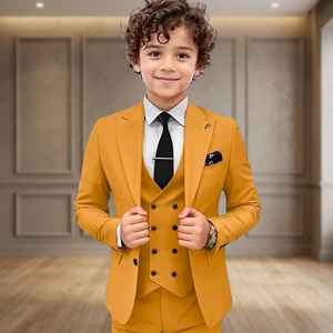 Costume de mariage 3 pièces sur mesure élégant et de haute qualité pour homme, coupe ajustée, style italien, en laine coupe-vent, col cranté, pour occasions formelles - Product Image 1