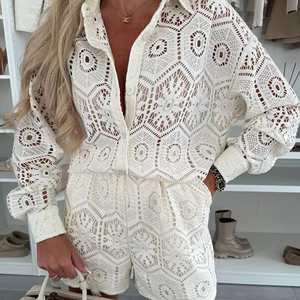 Setelan Vintage Berwarna Putih dengan Renda untuk Wanita, Lengan Panjang, Kasual, Cocok untuk Pesta, dengan Celana Pendek Rajut, 2 Pcs, untuk Musim Semi dan Gugur - Product Image 1